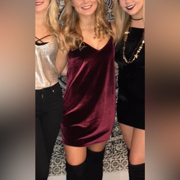 Hollister Maroon Velvet dress - Picture 6 of 6